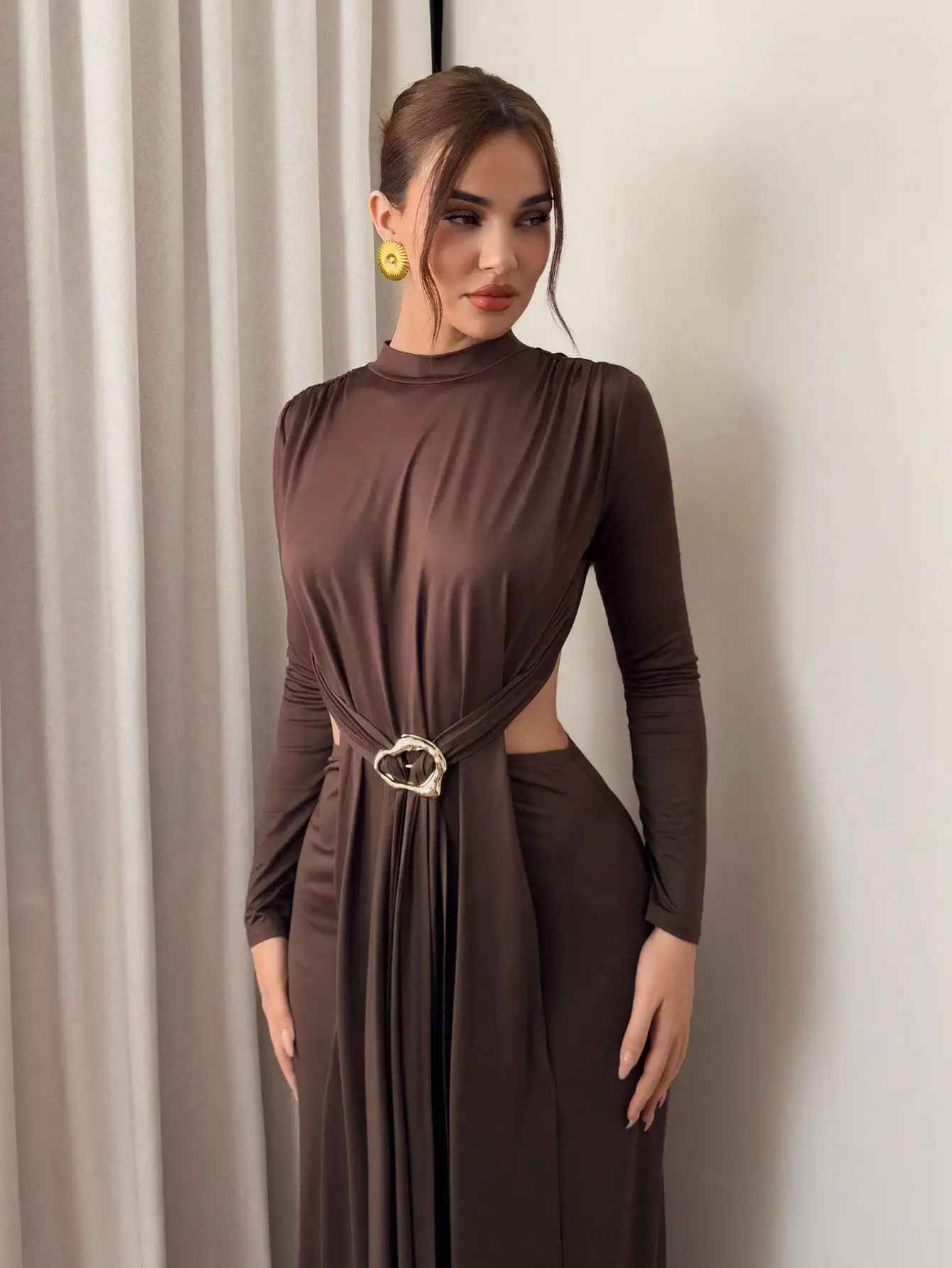 Brown Long Sleeve High Neck Cutout Waist Maxi Dress with Belt
Brown Long Sleeve High Neck Cutout Waist Maxi Dress with Belt
