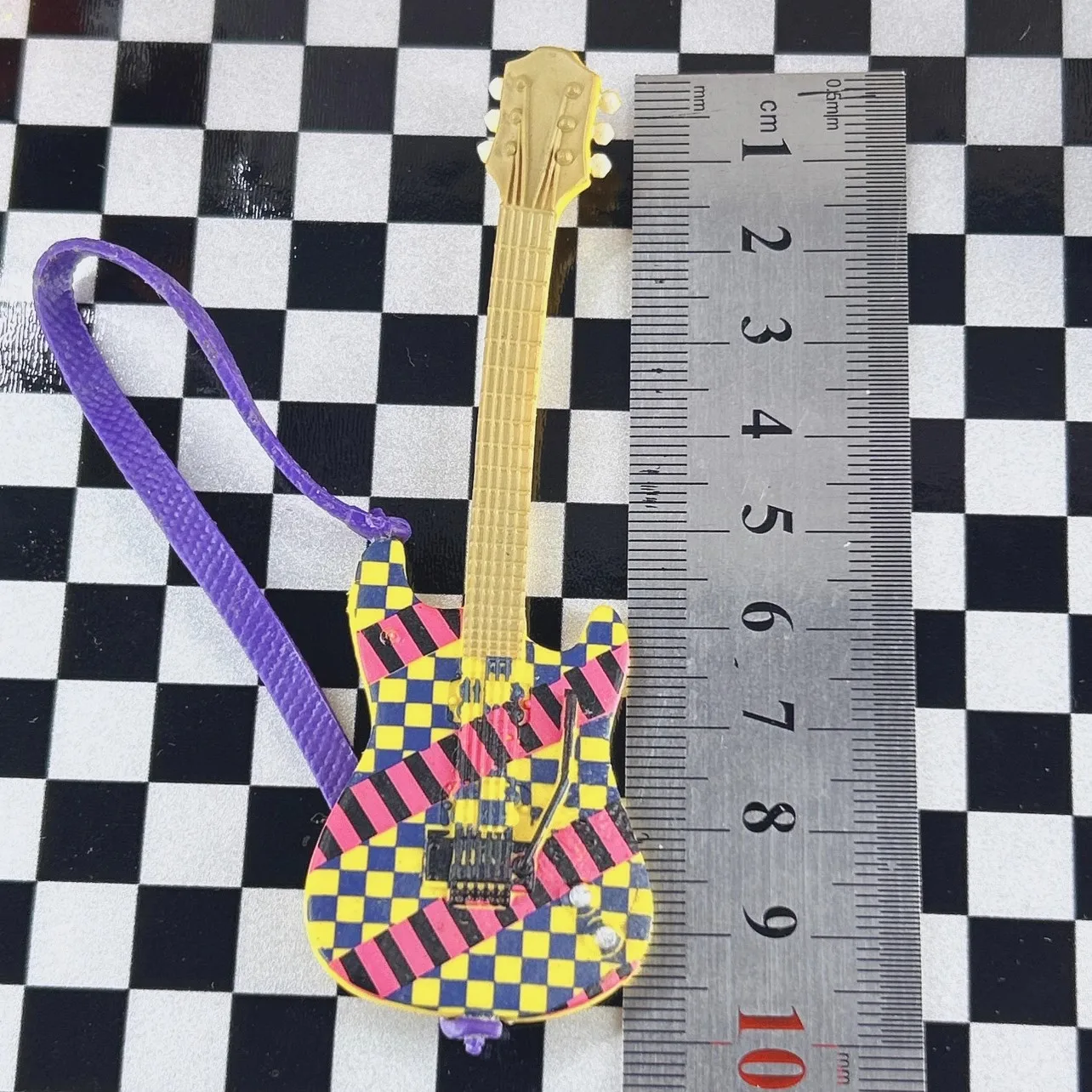 1/12 Soldier Dollhouse Ornament Mini Electric Guitar Model Toy For 6'' Action Figure Body In Stock
1/12 Soldier Dollhouse Ornament Mini Electric Guitar Model Toy For 6'' Action Figure Body In Stock