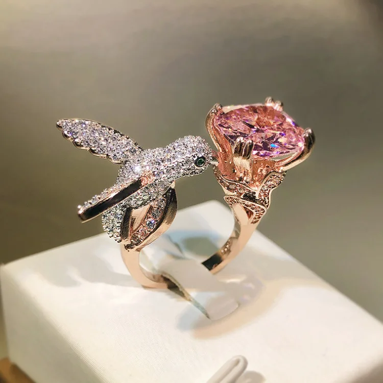 2025 New Fashion Creative Hummingbird AAA Zircon Animal Ring Female Wedding Engagement Prom Party Jewelry Valentine's Day Gift
2025 New Fashion Creative Hummingbird AAA Zircon Animal Ring Female Wedding Engagement Prom Party Jewelry Valentine's Day Gift