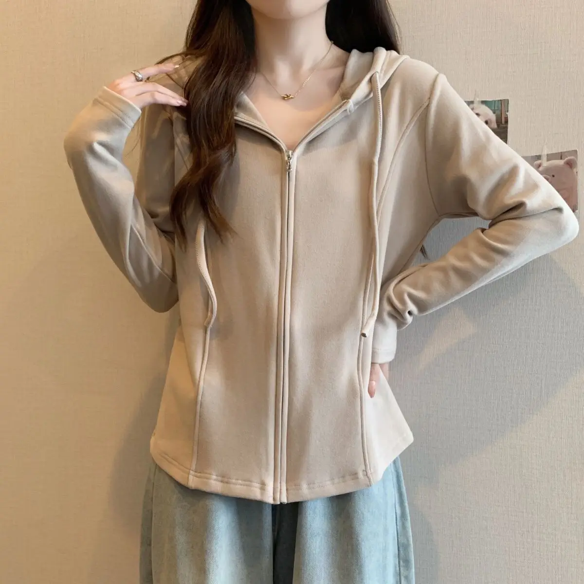 Spring and Autumn Large-size Women's Clothing New Solid Color Slim-fitting and Thin Zipper Hooded Long-sleeved Cardigan Jacket
Spring and Autumn Large-size Women's Clothing New Solid Color Slim-fitting and Thin Zipper Hooded Long-sleeved Cardigan Jacket
