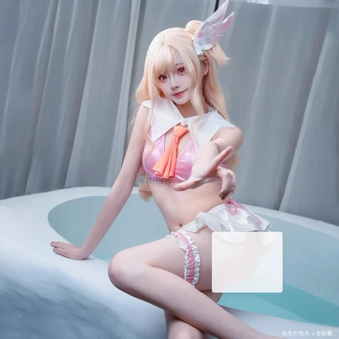 Illyasviel von Einzbern Fate/kaleid liner Cosplay Costume Halloween Party Sweet Swimsuit Top Skirt Props Wig Women Uniform Set
Illyasviel von Einzbern Fate/kaleid liner Cosplay Costume Halloween Party Sweet Swimsuit Top Skirt Props Wig Women Uniform Set