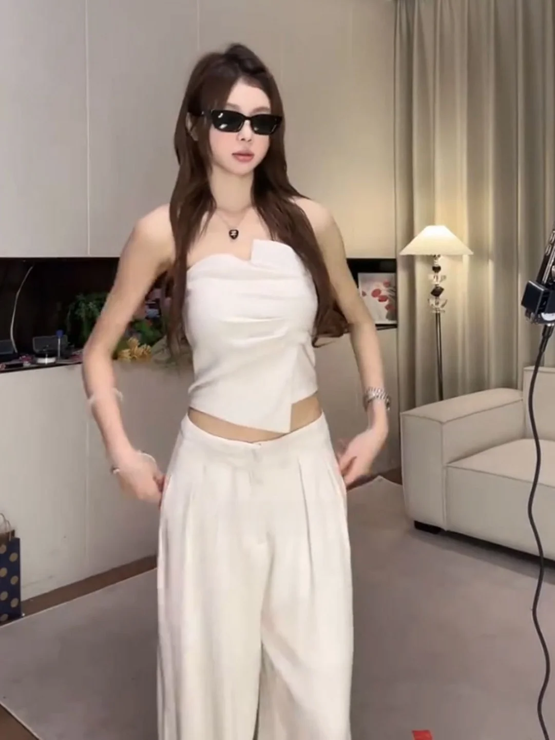 White Crop Top And High Waist Loose Casual Pants Women's Fashion Set Korean Design Summer New Arrival Female Clothing
White Crop Top And High Waist Loose Casual Pants Women's Fashion Set Korean Design Summer New Arrival Female Clothing