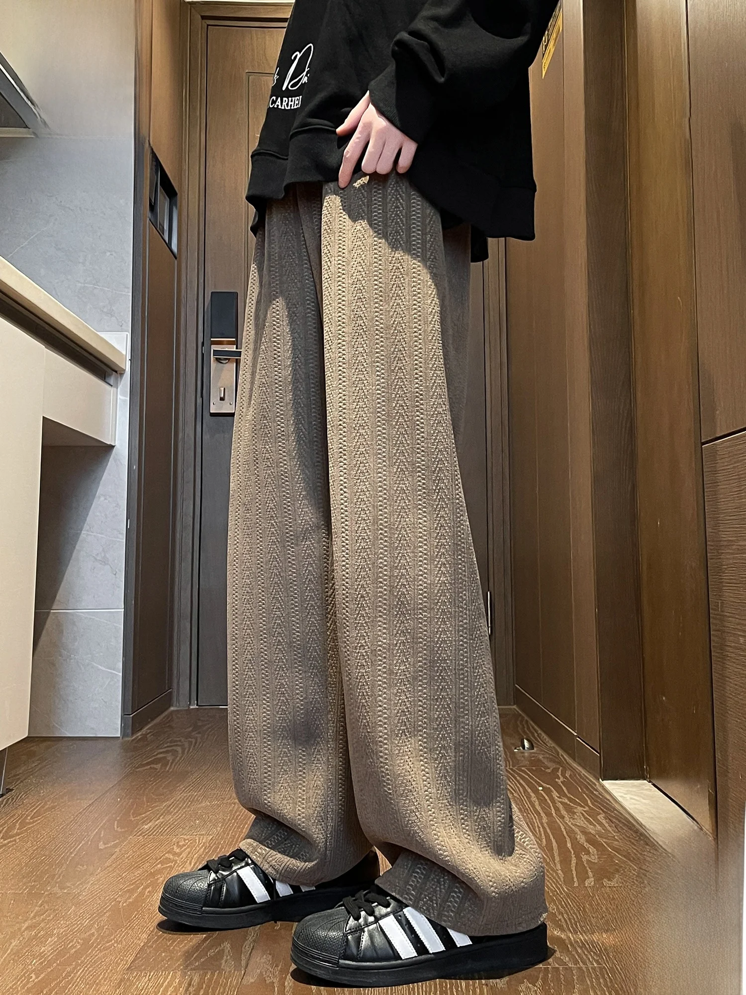 Мужские повседневные свободные спортивные брюки Paul Frank, новинка весенней коллекции, из полиэстера, легко стираются, комфортные, с эффектом драпировки
Мужские повседневные свободные спортивные брюки Paul Frank, новинка весенней коллекции, из полиэстера, легко стираются, комфортные, с эффектом драпировки