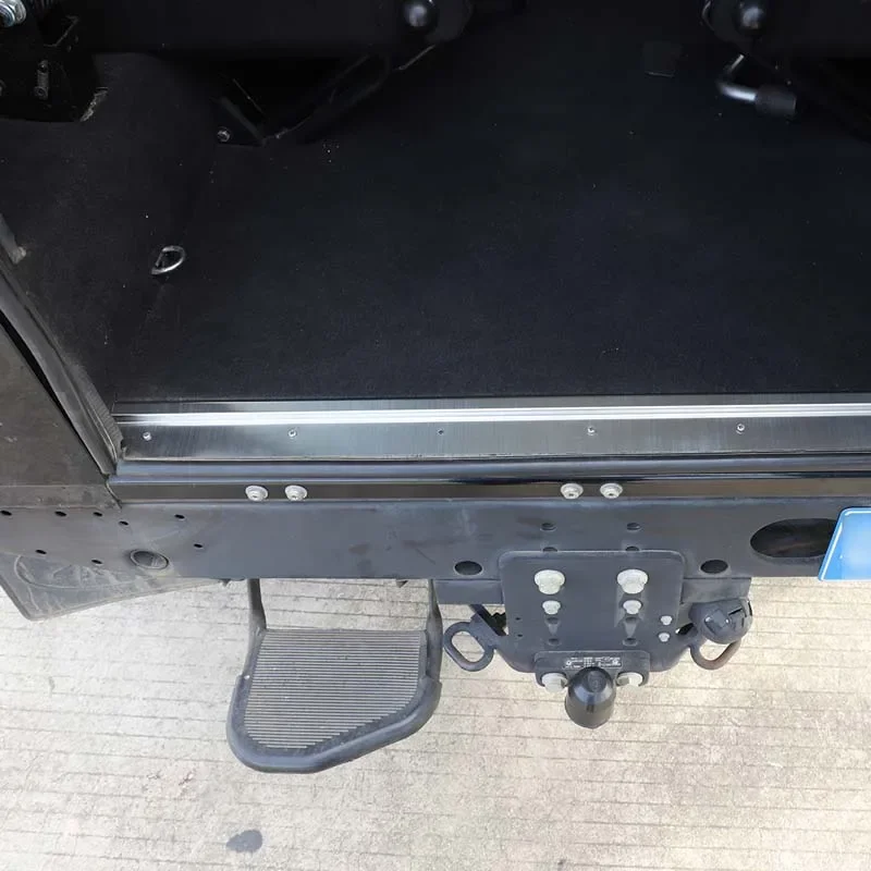 For 2004-2019 Land Rover Defender stainless steel car rear bumper pedal luggage door sill guard plate sticker accessories
For 2004-2019 Land Rover Defender stainless steel car rear bumper pedal luggage door sill guard plate sticker accessories