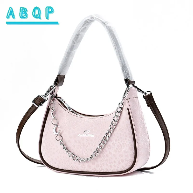 New Women's Handbag Luxury Brand Fashion Women's Shoulder Bag Personalized Casual Women's Bag Large Capacity High Quality
New Women's Handbag Luxury Brand Fashion Women's Shoulder Bag Personalized Casual Women's Bag Large Capacity High Quality
