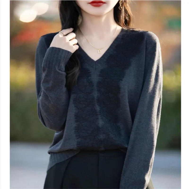 V-neck Knitted Sweater Women Pullover Women Knitwear Long Sleeve Autumn Winter Fashion Basic Clothing Loose Base Tops
V-neck Knitted Sweater Women Pullover Women Knitwear Long Sleeve Autumn Winter Fashion Basic Clothing Loose Base Tops