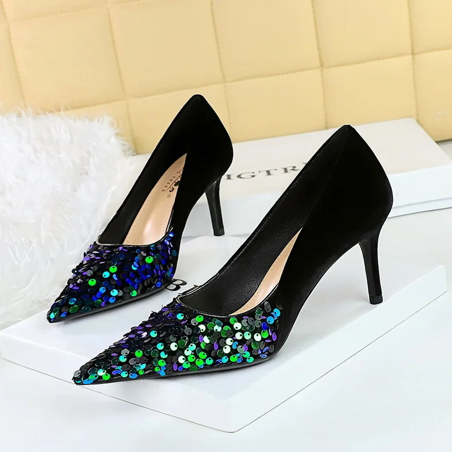 Fashion Style Light Luxury Banquet Women's High Heels Slim Shallow Mouth Pointed Spliced Sequin Single Wedding Shoes Women Pumps
Fashion Style Light Luxury Banquet Women's High Heels Slim Shallow Mouth Pointed Spliced Sequin Single Wedding Shoes Women Pumps