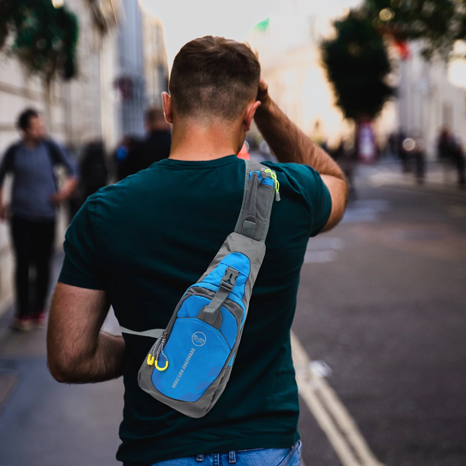 Сумка-слинг Водонепроницаемая сумка через плечо нагрудная сумка Регулируемый ремень для пеших прогулок Кемпинг Путешествия Спорт Ежедневное использование Синий