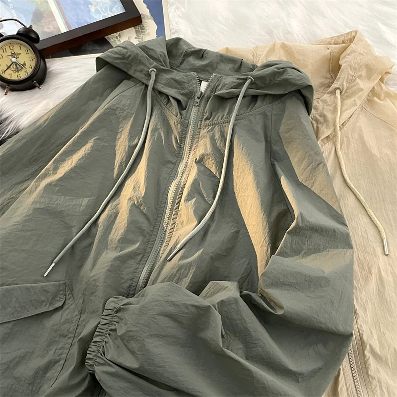 Outdoor Ice Silk Sport Hooded Jacket Men's Hip Hop Loose Spring Summer Street Style Jacke Sunscreen Windbreaker
Outdoor Ice Silk Sport Hooded Jacket Men's Hip Hop Loose Spring Summer Street Style Jacke Sunscreen Windbreaker