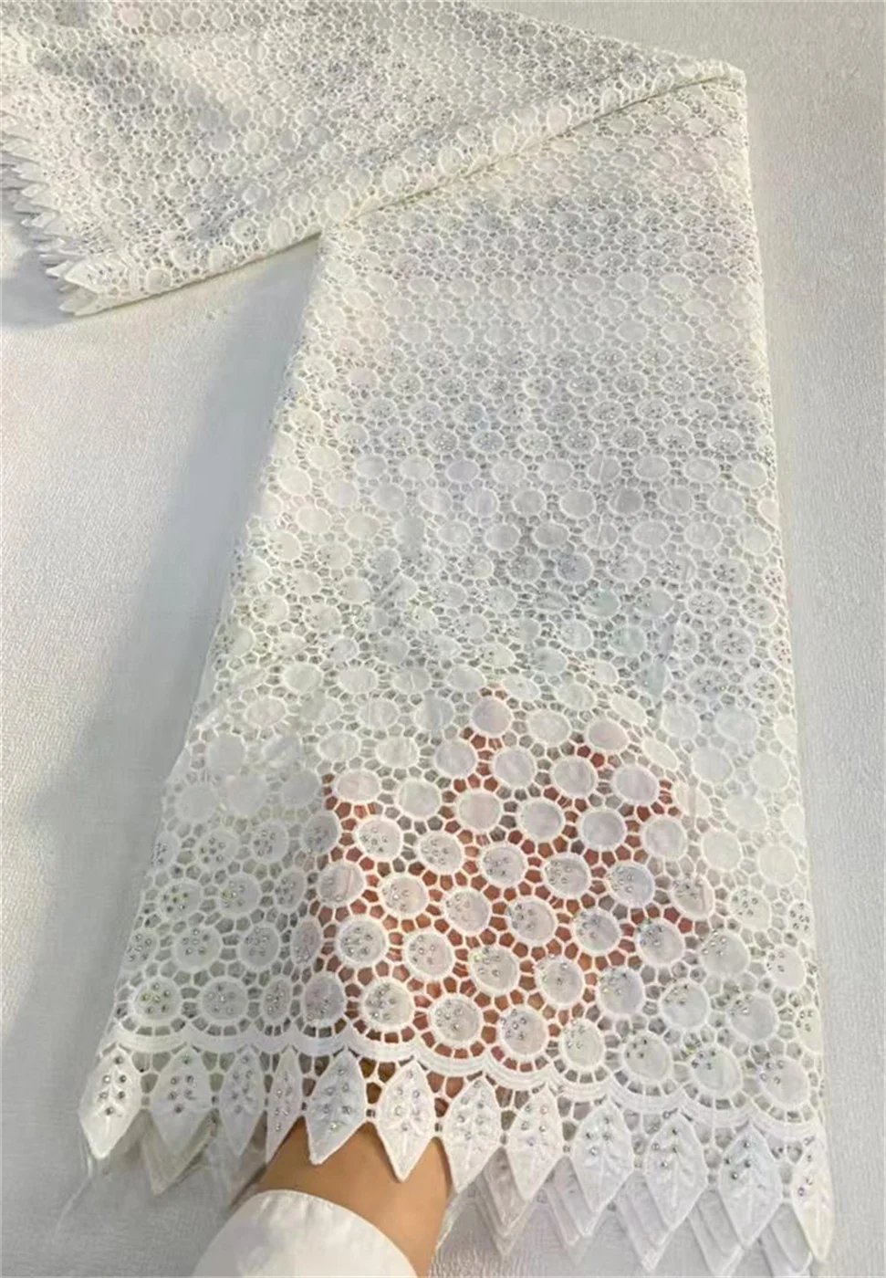 New hot Water Soluble Lace With Elegant French Sequins Lace Fabric Africa Nigerian Embroidery Lace For Evening Party Dress
New hot Water Soluble Lace With Elegant French Sequins Lace Fabric Africa Nigerian Embroidery Lace For Evening Party Dress