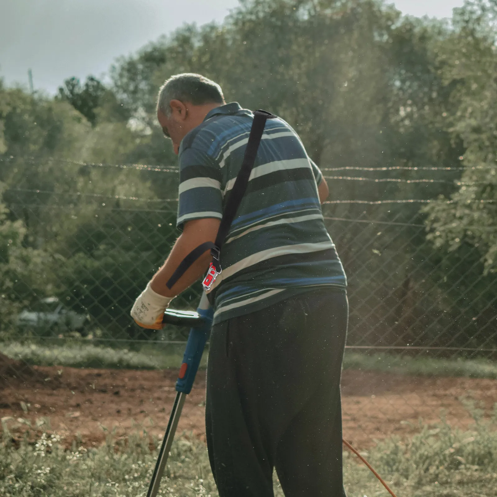 Ремень для триммера для газона, одноплечевая стропа с утолщенной мягкой подкладкой, снижает нагрузку, регулируемый, для воздуходувки для листьев, газонокосилки, сада
Ремень для триммера для газона, одноплечевая стропа с утолщенной мягкой подкладкой, снижает нагрузку, регулируемый, для воздуходувки для листьев, газонокосилки, сада