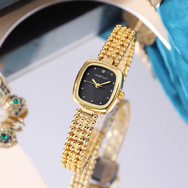 Women's Watch Small Square Wristwatch Simple Light Luxury Advanced Retro Art Versatile LadiesFashion Quartz Bracelet Watches
Women's Watch Small Square Wristwatch Simple Light Luxury Advanced Retro Art Versatile LadiesFashion Quartz Bracelet Watches