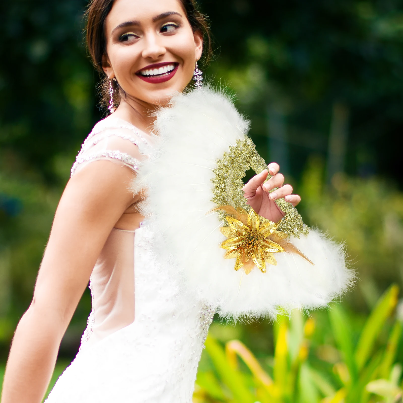 Handheld Fan Wedding Bridal Plume Fan Lace White Durable Premium Material Unique Design Party Stage Show for Women
Handheld Fan Wedding Bridal Plume Fan Lace White Durable Premium Material Unique Design Party Stage Show for Women