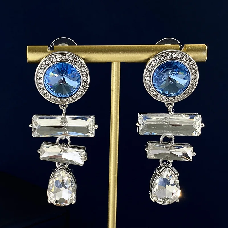 Blue shiny round diamond crystal light luxury retro style breathable drip diamond long earrings Fashionable high-quality earring
Blue shiny round diamond crystal light luxury retro style breathable drip diamond long earrings Fashionable high-quality earring
