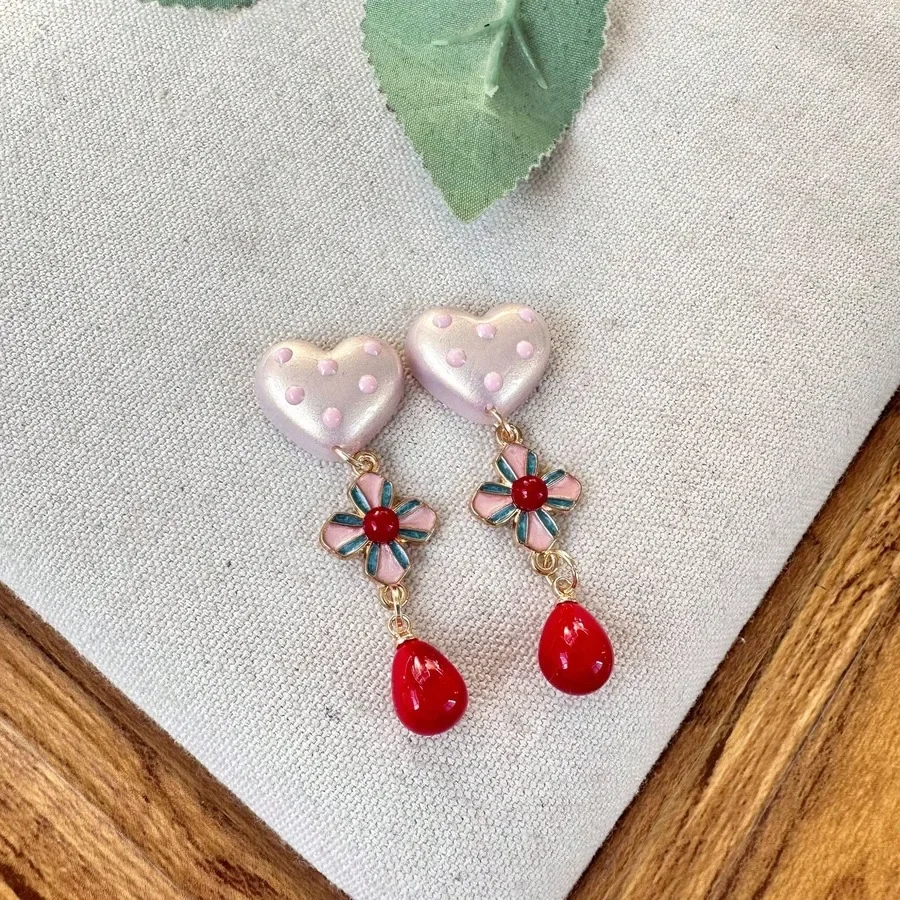 Red Heart Floral Drop Earrings For Women Vintage Style Festive Jewelry
Red Heart Floral Drop Earrings For Women Vintage Style Festive Jewelry