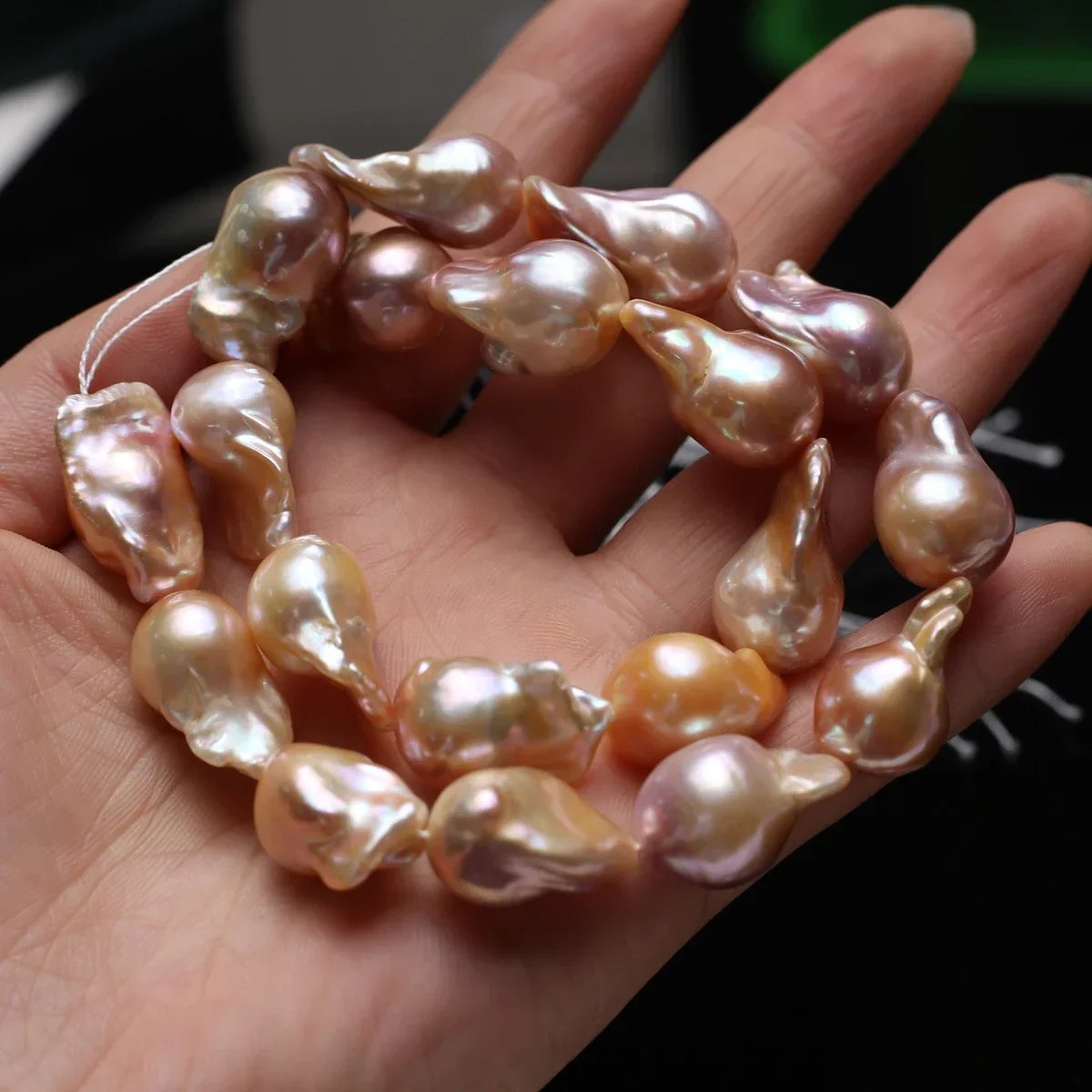 15x23-15x25mm6A+ High-Luster Pink Big Baroque Natural Freshwater Pearl Bead Women Jewelry Make DIY Necklace Bracelet Accessories
15x23-15x25mm6A+ High-Luster Pink Big Baroque Natural Freshwater Pearl Bead Women Jewelry Make DIY Necklace Bracelet Accessories