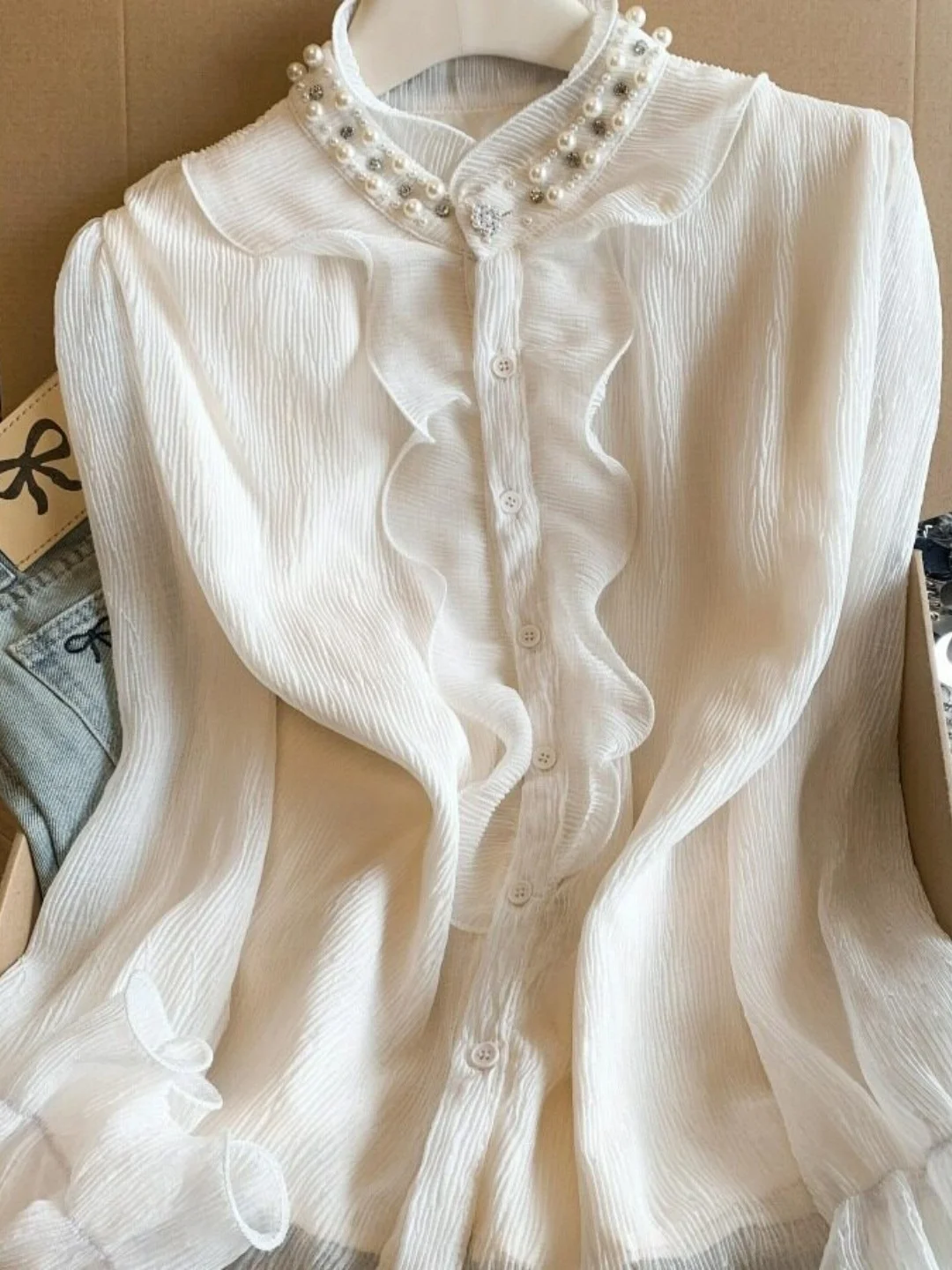 Elegant Pearl Trim Chiffon Shirt Women's Long Sleeve Stand Collar Spring 2026 Fashion Slimming Top Skin-friendly Breathable
Elegant Pearl Trim Chiffon Shirt Women's Long Sleeve Stand Collar Spring 2026 Fashion Slimming Top Skin-friendly Breathable