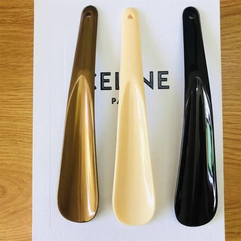 Высококачественный помощник для обувания беременных и детей, простой в использовании, из пластика, сделано в Китае, товары для дома.
Высококачественный помощник для обувания беременных и детей, простой в использовании, из пластика, сделано в Китае, товары для дома.