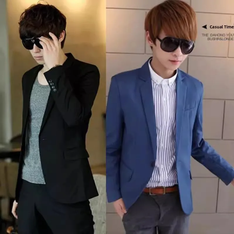 Подростковая мужская приталенная повседневная синяя куртка, осенняя верхняя одежда для выступлений, длинная подставка, пошив с круглым подолом, смесь шелка, длинный све
Подростковая мужская приталенная повседневная синяя куртка, осенняя верхняя одежда для выступлений, длинная подставка, пошив с круглым подолом, смесь шелка, длинный све