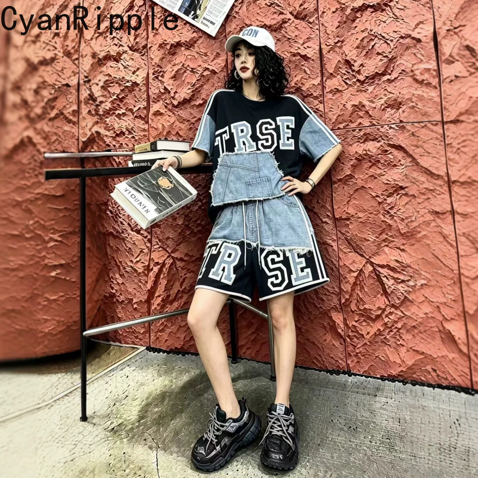 American Street New Summer Letters Printed Denim Splicing Short Sleeve T-shirt Top Colorblock Elastic Waist Wide Leg Short Pants
American Street New Summer Letters Printed Denim Splicing Short Sleeve T-shirt Top Colorblock Elastic Waist Wide Leg Short Pants