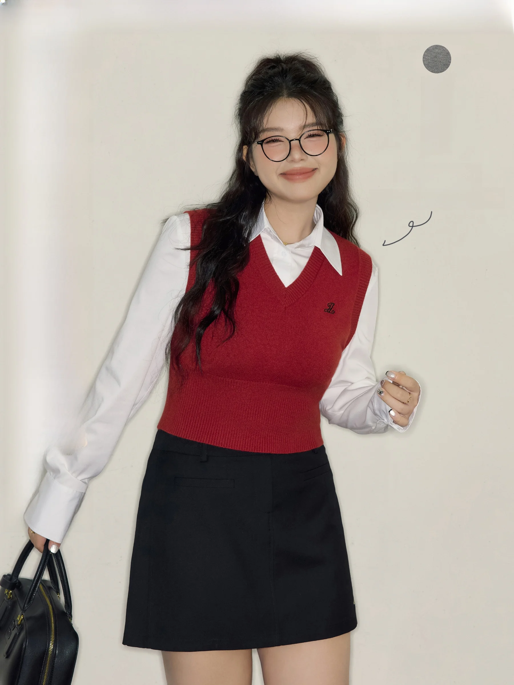 Ранняя осень, концертный приталенный жилет с v-образным вырезом для полных женщин, вязаный свитер большого размера, студийная рабочая одежда Juzhu, удобная повседневная одежда
Ранняя осень, концертный приталенный жилет с v-образным вырезом для полных женщин, вязаный свитер большого размера, студийная рабочая одежда Juzhu, удобная повседневная одежда