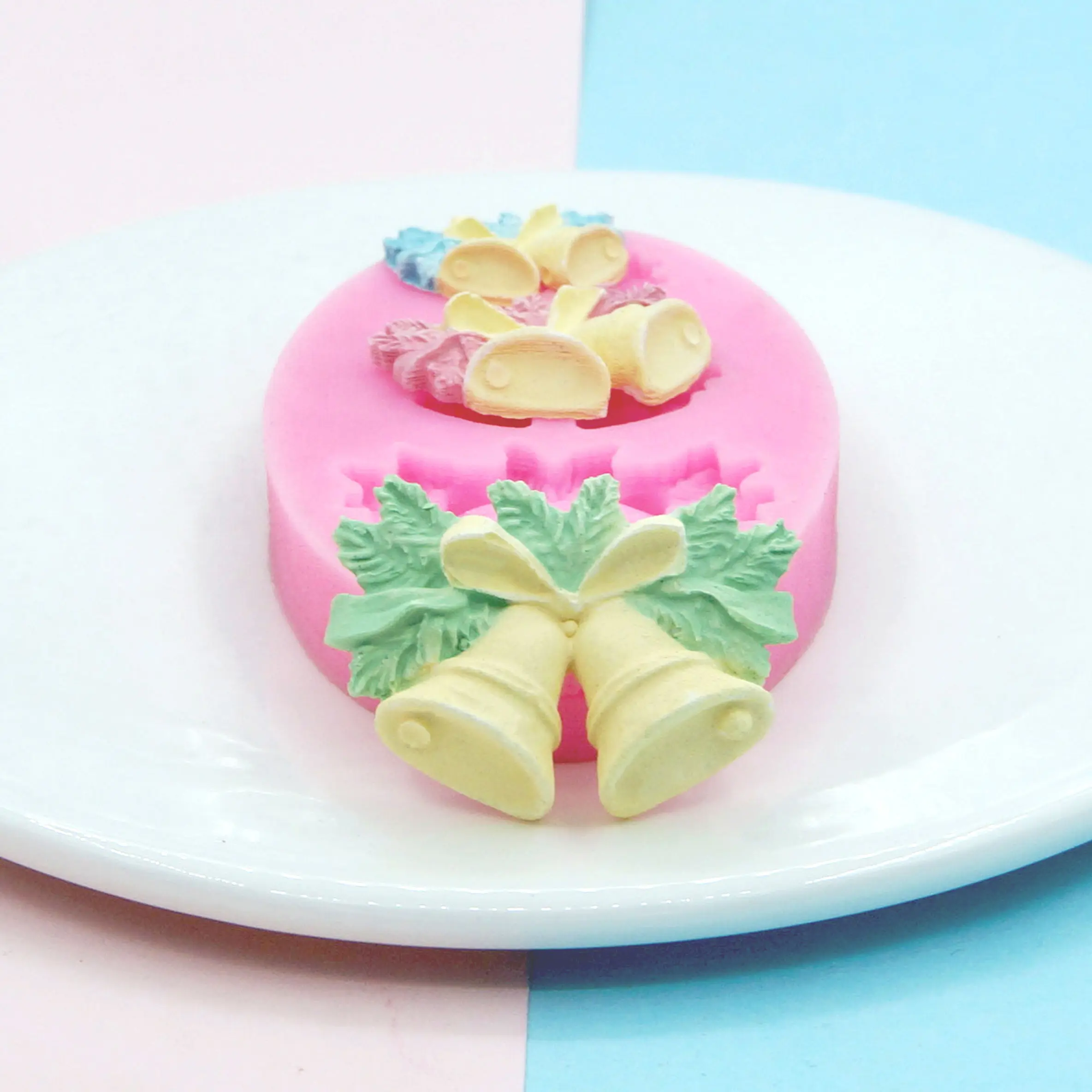 Bell Resin Molds Fondant Silicone Molds Christmas Cake Decorating Tools Soap Chocolate Mold Kitchen Baking Tools
Bell Resin Molds Fondant Silicone Molds Christmas Cake Decorating Tools Soap Chocolate Mold Kitchen Baking Tools