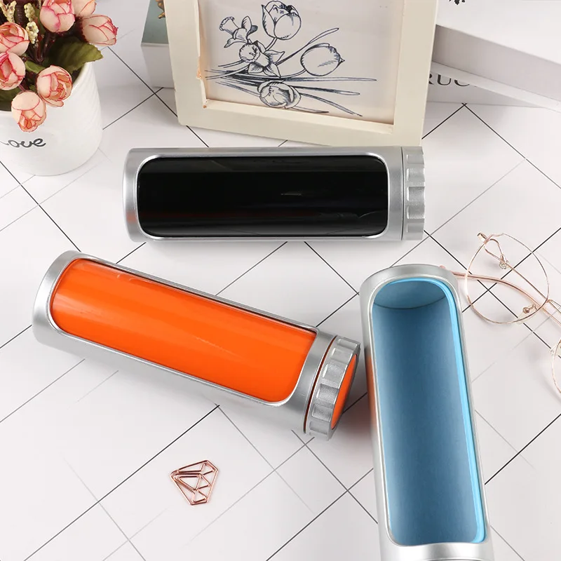 2025 New Handmade Simple Twist Switch Pen Holder Glasses Case Fashionable Colorful Portable Lightweight Plastic Sunglasses Box
2025 New Handmade Simple Twist Switch Pen Holder Glasses Case Fashionable Colorful Portable Lightweight Plastic Sunglasses Box