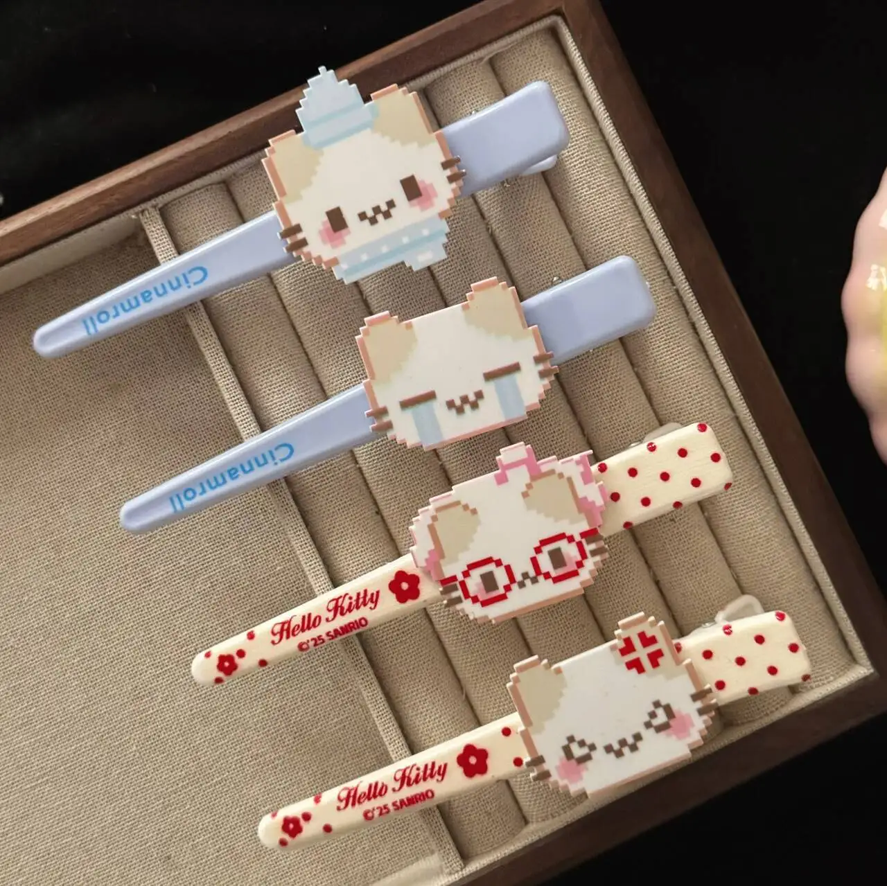 4Style Cinnamoroll Pixel Cat Hair Clips Kawaii Acrylic Hair Barrettes for Lolita Girls Sweet Hair Accessories
4Style Cinnamoroll Pixel Cat Hair Clips Kawaii Acrylic Hair Barrettes for Lolita Girls Sweet Hair Accessories