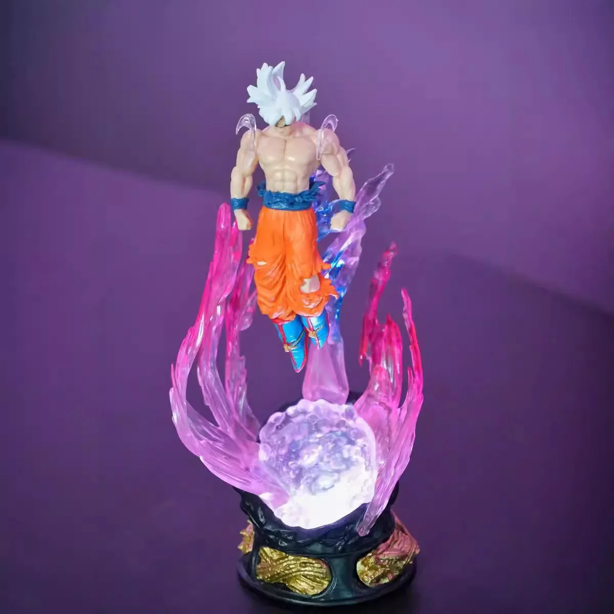 Seven Dragon Ball figurine of Goku, glowing anime model decorative item, collectible, gift
Seven Dragon Ball figurine of Goku, glowing anime model decorative item, collectible, gift