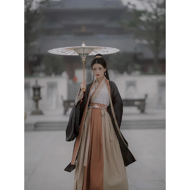 Traditional Chinese black and brown hanfu women's loose, carnival party dress
Traditional Chinese black and brown hanfu women's loose, carnival party dress