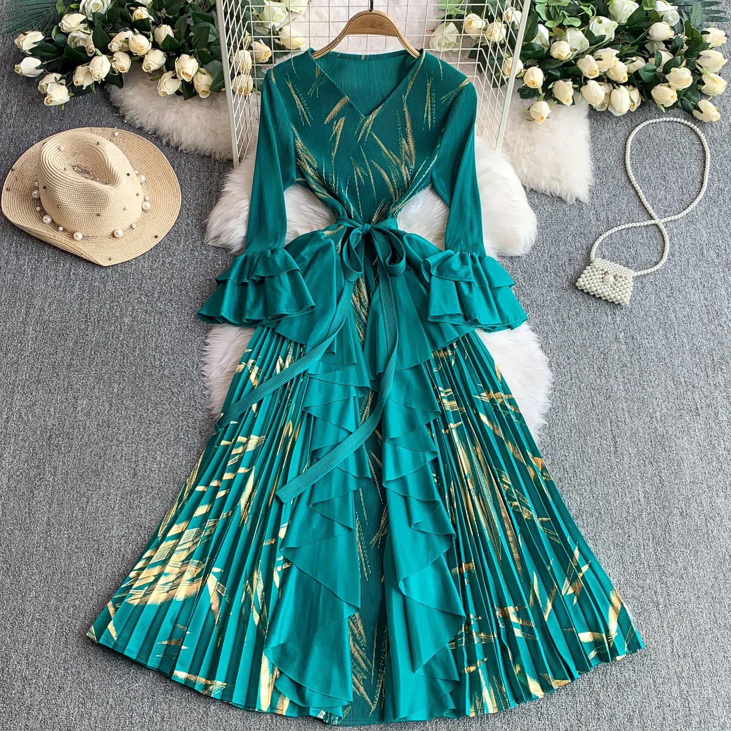 High-end Hot Stamping V-neck Trumpet Sleeve Dress Women Waist Ruffle Pleated Elegant Long Dress Vacation Boho Beach Vestidos
High-end Hot Stamping V-neck Trumpet Sleeve Dress Women Waist Ruffle Pleated Elegant Long Dress Vacation Boho Beach Vestidos