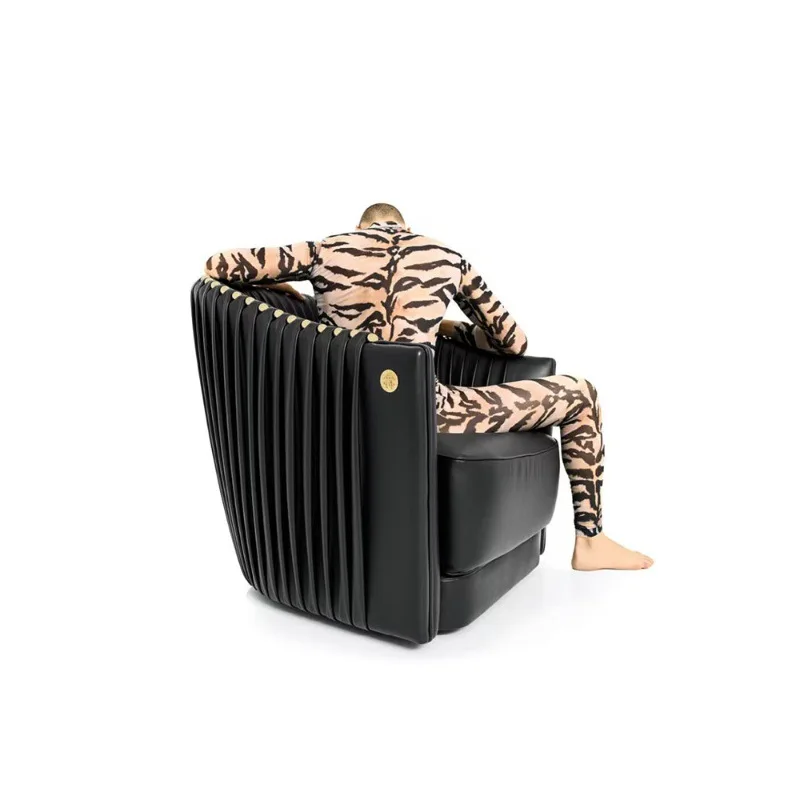 Leather pleated sofa chair villa living room wild personality multiplayer sofa
Leather pleated sofa chair villa living room wild personality multiplayer sofa