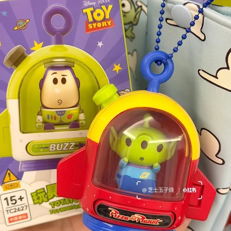 Genuine Toy Story Toy Night Party Blind Box Woody Buzz Lightyear Jessie Alien Lotso Mini Collectible Model Figures Gift Toy
Genuine Toy Story Toy Night Party Blind Box Woody Buzz Lightyear Jessie Alien Lotso Mini Collectible Model Figures Gift Toy