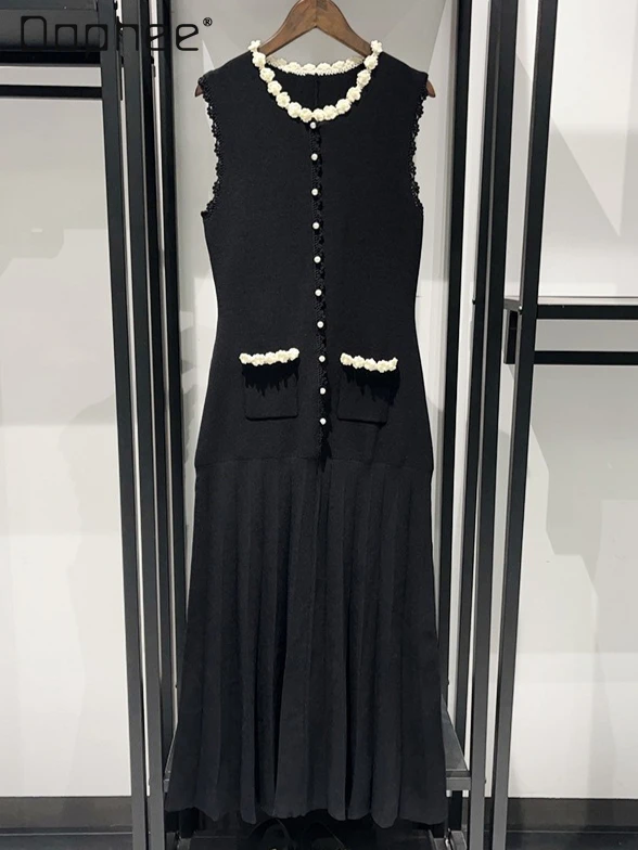 French Classic Socialite Dress Commuter Style Flower Pearl Buckle Contrasting Color Round Neck Sleeveless Knitted Dress Women
French Classic Socialite Dress Commuter Style Flower Pearl Buckle Contrasting Color Round Neck Sleeveless Knitted Dress Women
