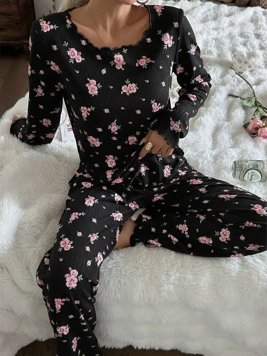 Womens Floral Ribbed Long Sleeve Pajama Set With Scalloped Neck
Womens Floral Ribbed Long Sleeve Pajama Set With Scalloped Neck