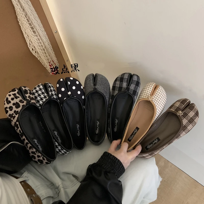SUOJIALUN 2025 Autumn New Gingham Women Flat Shoes Fashion Split Toe Slip On Boat Sheos Soft Flat Heel Casual Dress Single Shoes
SUOJIALUN 2025 Autumn New Gingham Women Flat Shoes Fashion Split Toe Slip On Boat Sheos Soft Flat Heel Casual Dress Single Shoes