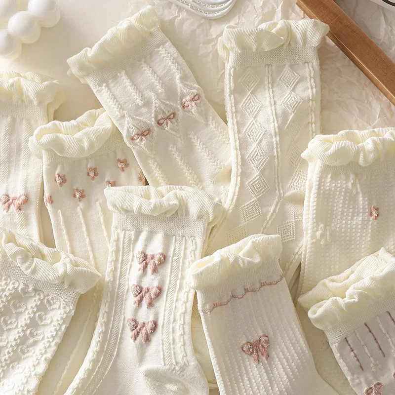 Kave High Quality Jk Breathable White Socks Girls Lace Cute Japanese Medium Tube Socks Spring and Summer Casual Sweet Socks
Kave High Quality Jk Breathable White Socks Girls Lace Cute Japanese Medium Tube Socks Spring and Summer Casual Sweet Socks