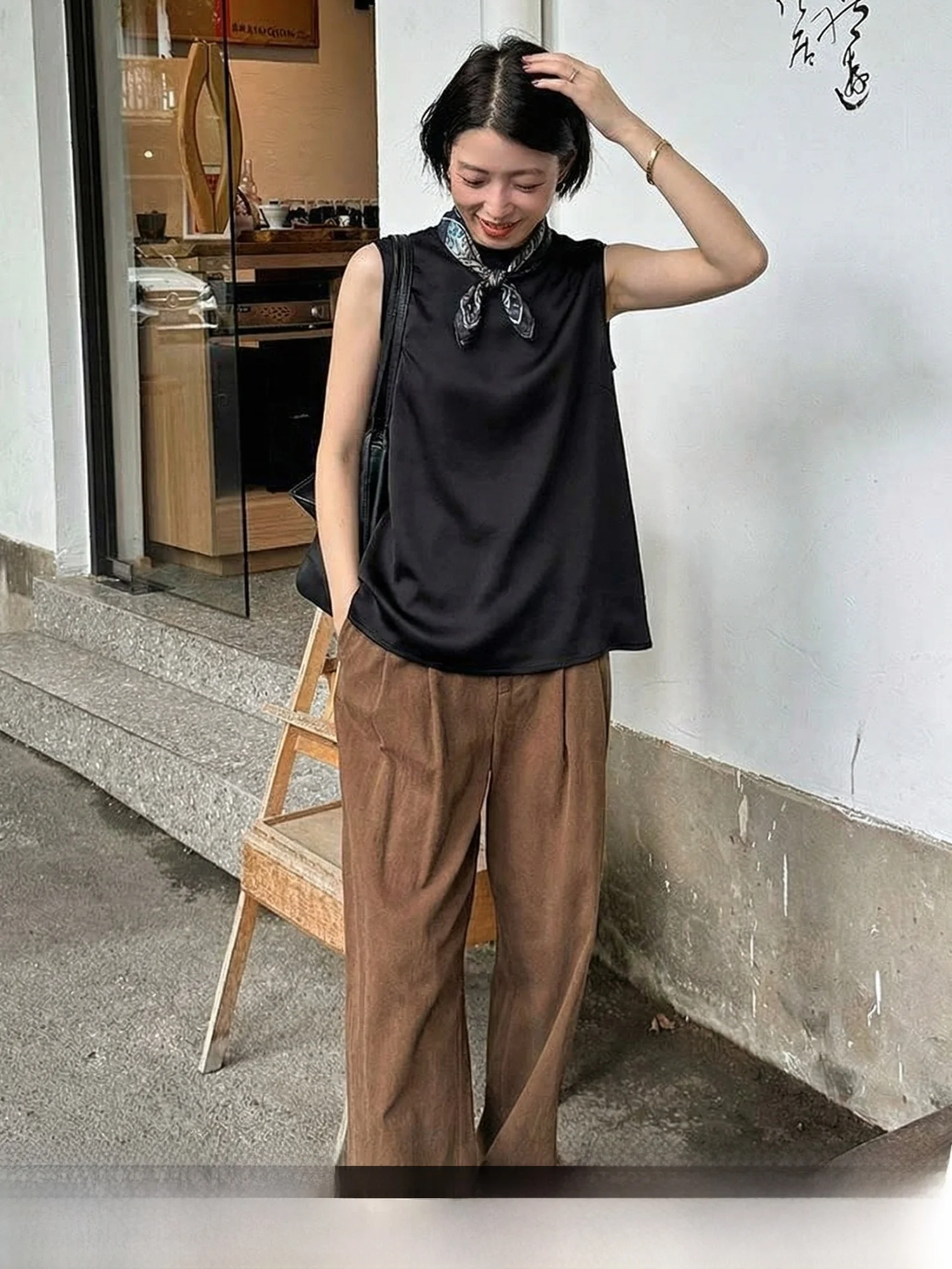 Black Sleeveless Vest Women's Casual Loose round Neck Base Shirt Summer New Style 2026 Outerwear Beibei Fashion Commute Style
Black Sleeveless Vest Women's Casual Loose round Neck Base Shirt Summer New Style 2026 Outerwear Beibei Fashion Commute Style