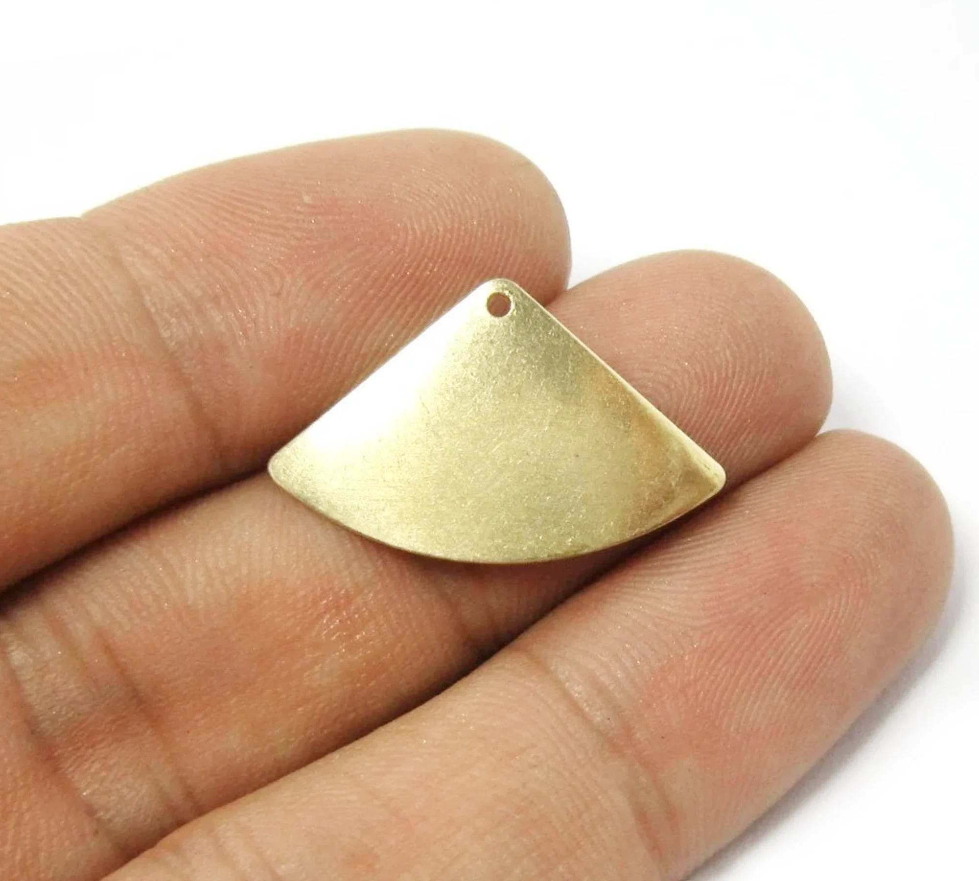 50pcs Arched Leaf Charms, Fan Shaped Earring Charm, DIY Ornament, Earring Findings, 25x15.5mm, Raw Brass, Jewelry Supplies -R110
50pcs Arched Leaf Charms, Fan Shaped Earring Charm, DIY Ornament, Earring Findings, 25x15.5mm, Raw Brass, Jewelry Supplies -R110