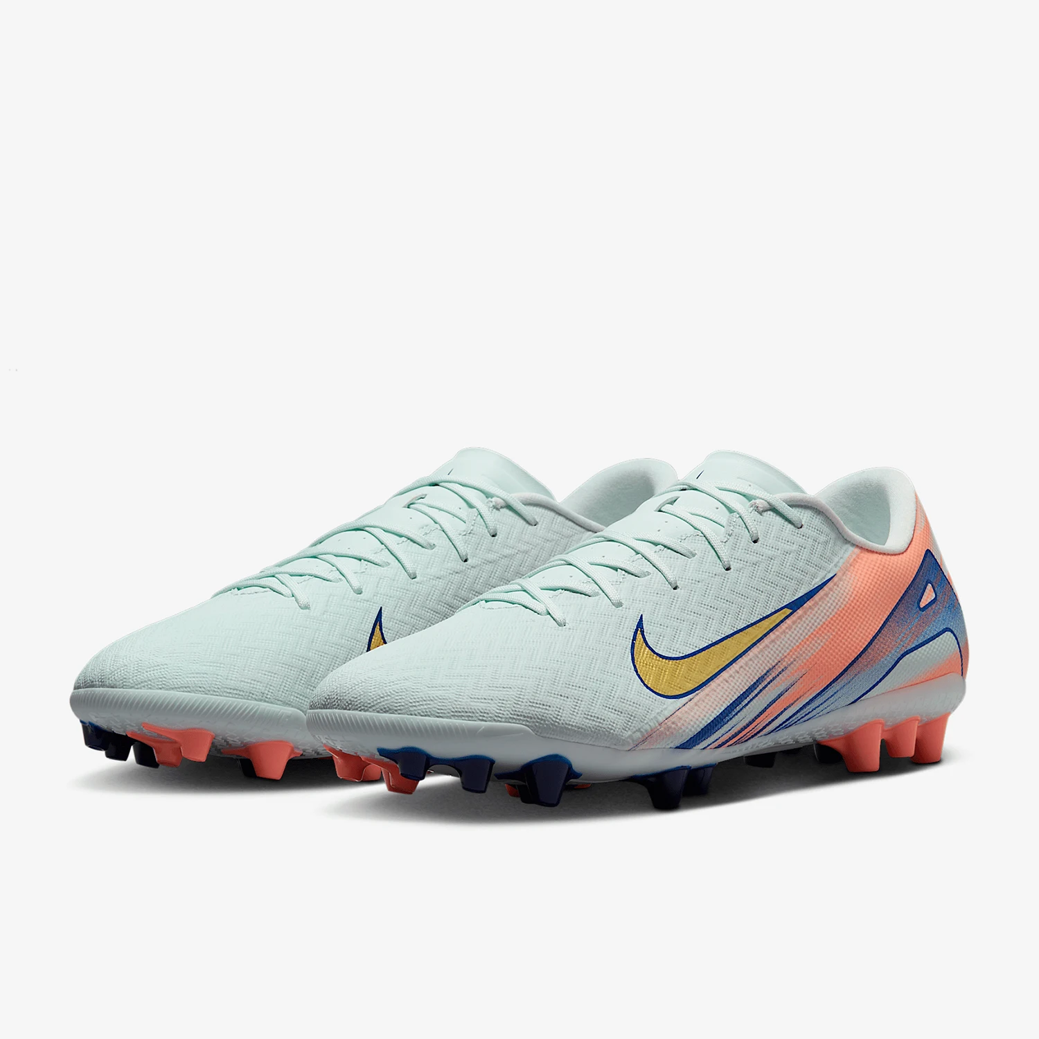 Nike genuine autumn new men's low cut short nail training football shoes FZ1389-300
Nike genuine autumn new men's low cut short nail training football shoes FZ1389-300