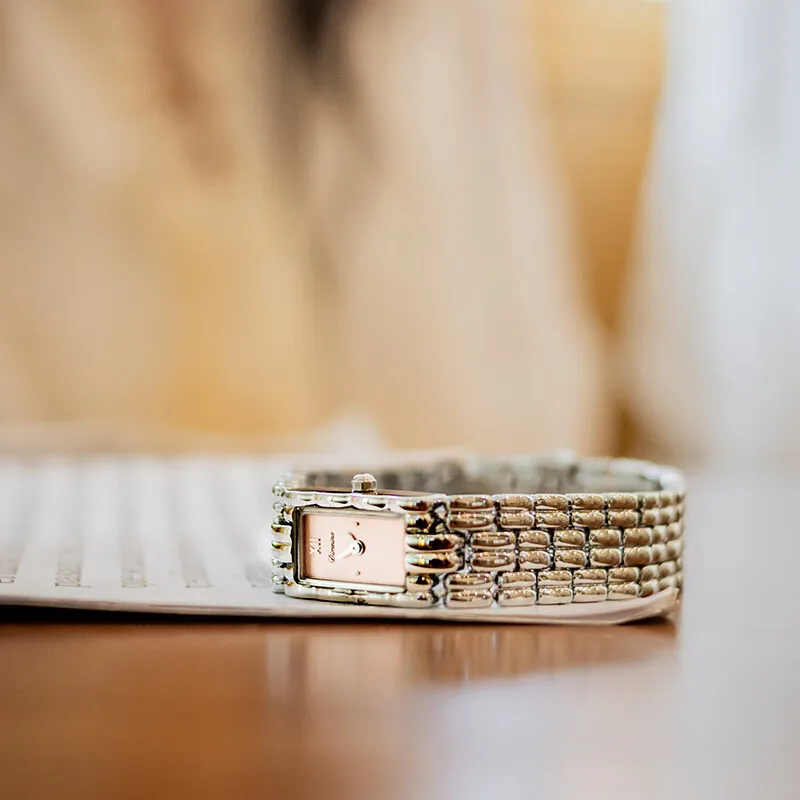 New Minimalist Retro WatchStylish And Luxurious Women'S WatchHighQuality Ladies' WristwatchWomen'S Quartz WatchWatch Accessories
New Minimalist Retro WatchStylish And Luxurious Women'S WatchHighQuality Ladies' WristwatchWomen'S Quartz WatchWatch Accessories