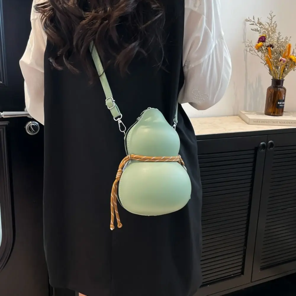 Creative Designer Gourd Shoulder Bag Tai Chi Casual Cross Body Bag Chinese Style Leisure Gourd Zipper Bag Men Women
Creative Designer Gourd Shoulder Bag Tai Chi Casual Cross Body Bag Chinese Style Leisure Gourd Zipper Bag Men Women