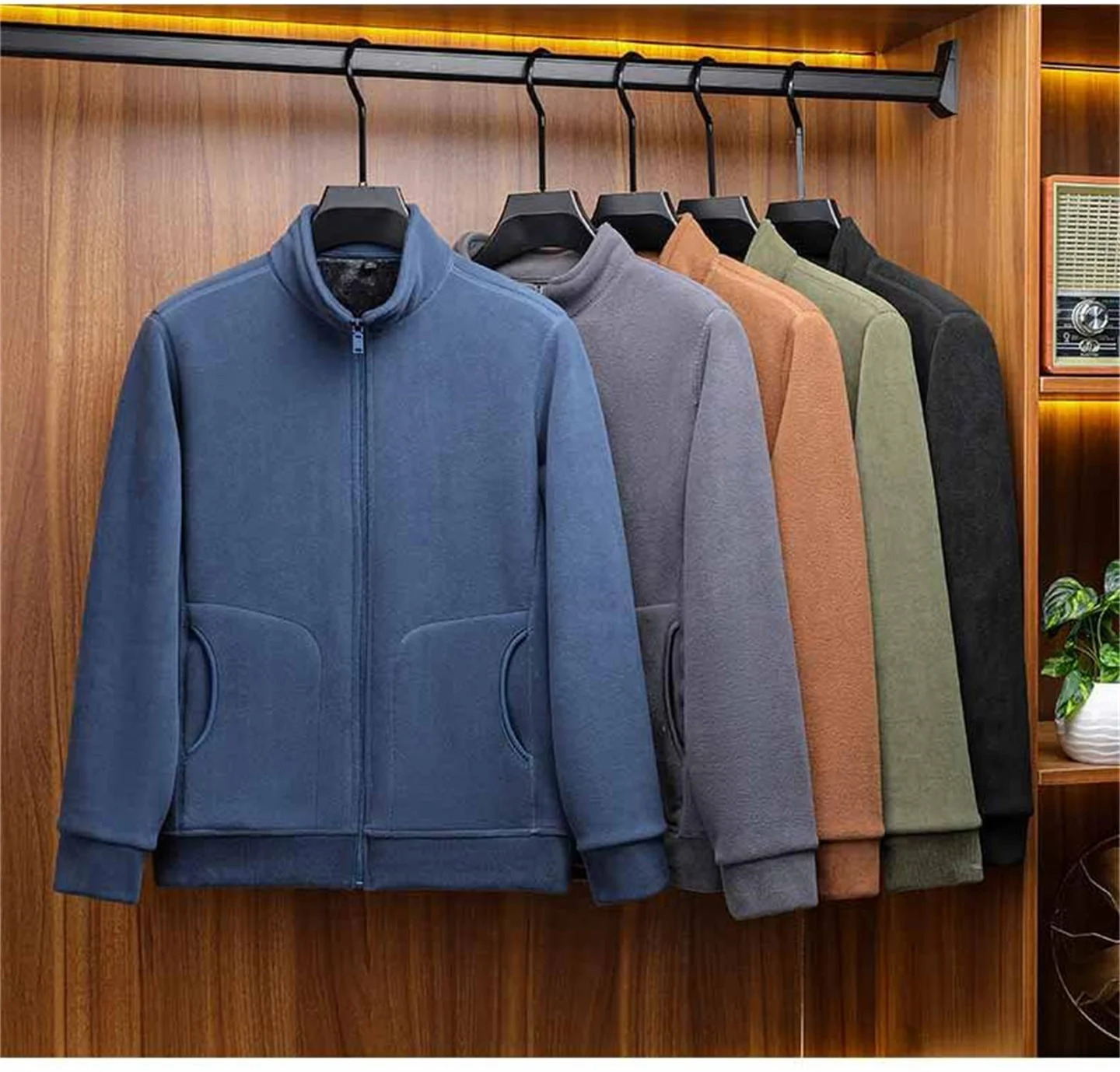Men's Outdoor Polar Fleece Jacket Men Autumn New Middle-Aged Plus Velvet Stand Collar Cardigan Jacket
Men's Outdoor Polar Fleece Jacket Men Autumn New Middle-Aged Plus Velvet Stand Collar Cardigan Jacket