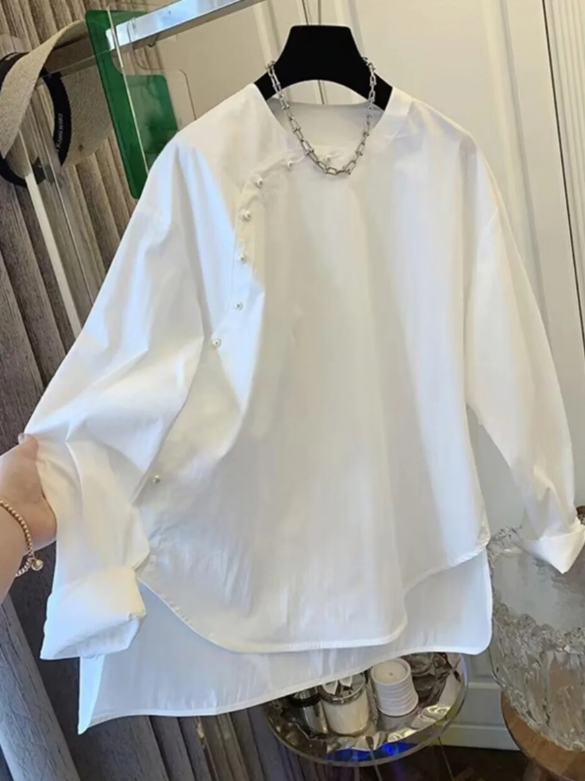 New Chinese Style Pearl White Casual Long Sleeve Women's Shirt Spring Loose High-End Feeling Layering Bottoming Base Top
New Chinese Style Pearl White Casual Long Sleeve Women's Shirt Spring Loose High-End Feeling Layering Bottoming Base Top