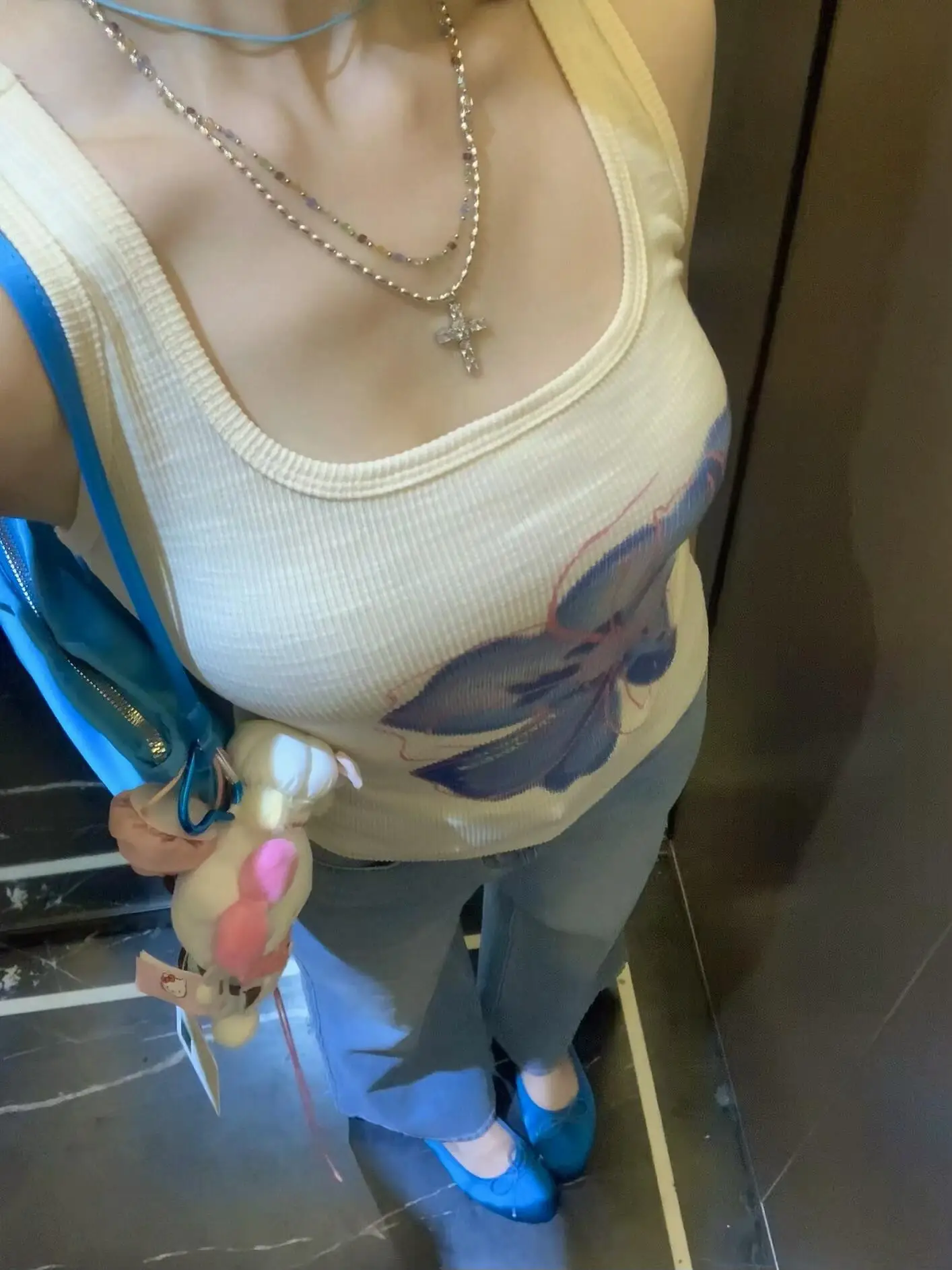 Корейский уникальный жилет с цветочным принтом для женщин, летний, в стиле «спайси гёрл», облегающий, топ на бретельках, жилет с цветочным принтом
Корейский уникальный жилет с цветочным принтом для женщин, летний, в стиле «спайси гёрл», облегающий, топ на бретельках, жилет с цветочным принтом