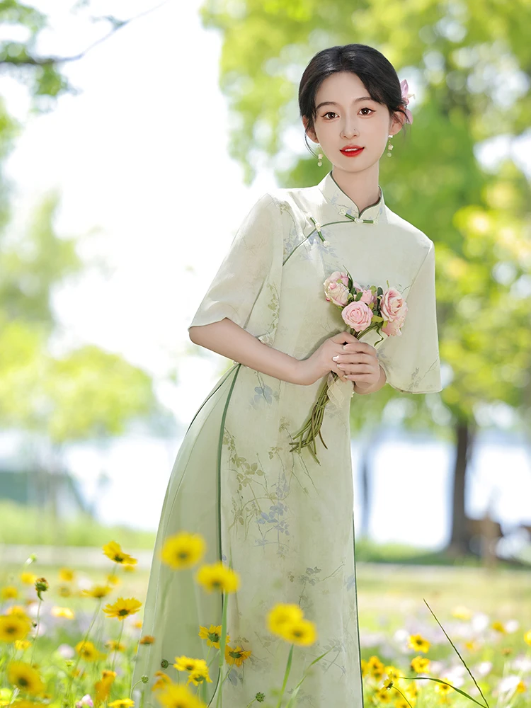 Retro Republic of Chi Improved Ao Dai ort Sve Low Slit Daily Wear Tea Ceremony Costume Floral Pattern
Retro Republic of Chi Improved Ao Dai ort Sve Low Slit Daily Wear Tea Ceremony Costume Floral Pattern