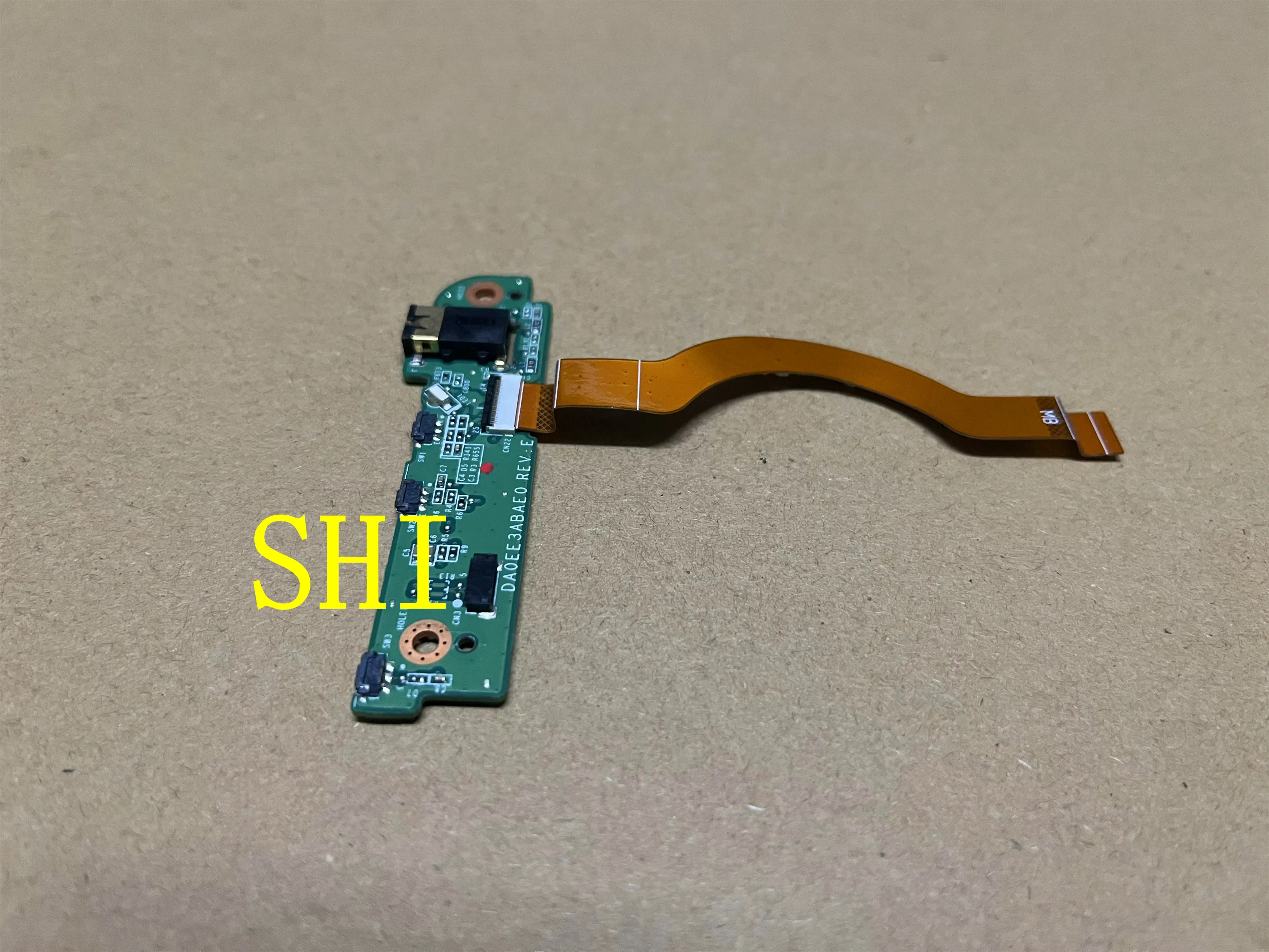 DA0EE3ABAE0 original Used FOR Aspire EE3 P3-131 Audio Jack Board w/Cable DA0EE3ABAE0 tesed ok free shipping
DA0EE3ABAE0 original Used FOR Aspire EE3 P3-131 Audio Jack Board w/Cable DA0EE3ABAE0 tesed ok free shipping