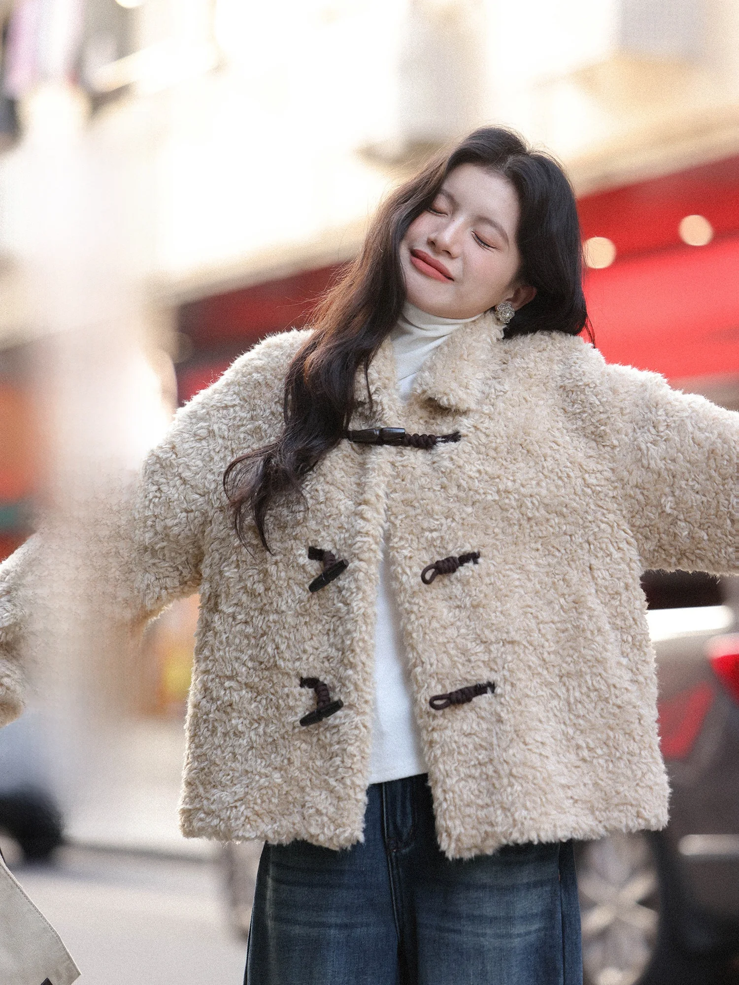 Korean Sle Women's Faux eepskin Jaet with Fce And Thiened Collar Button up Coat Long Sve Winter Outerwear
Korean Sle Women's Faux eepskin Jaet with Fce And Thiened Collar Button up Coat Long Sve Winter Outerwear