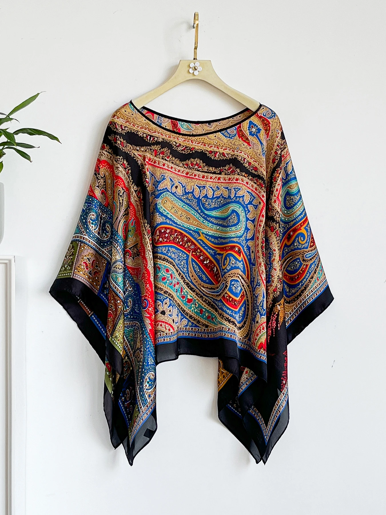 Women's Bohemia Print Chiffon Shawl Summer Beach Sexy Fashion Smock Bikini Cover up Loose Blouse Comfortable Sunscreen Poncho
Women's Bohemia Print Chiffon Shawl Summer Beach Sexy Fashion Smock Bikini Cover up Loose Blouse Comfortable Sunscreen Poncho