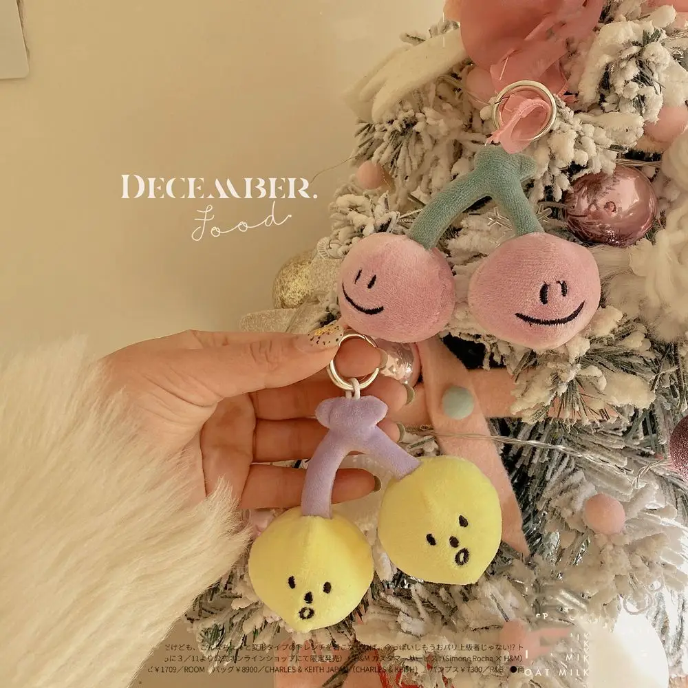Плюшевая игрушка Smile, автомобильный брелок, искусственная вишня, подвеска в Корейском стиле, Пряжка для ключей, плюшевая кукла, брелок для ключей, женский брелок
Плюшевая игрушка Smile, автомобильный брелок, искусственная вишня, подвеска в Корейском стиле, Пряжка для ключей, плюшевая кукла, брелок для ключей, женский брелок